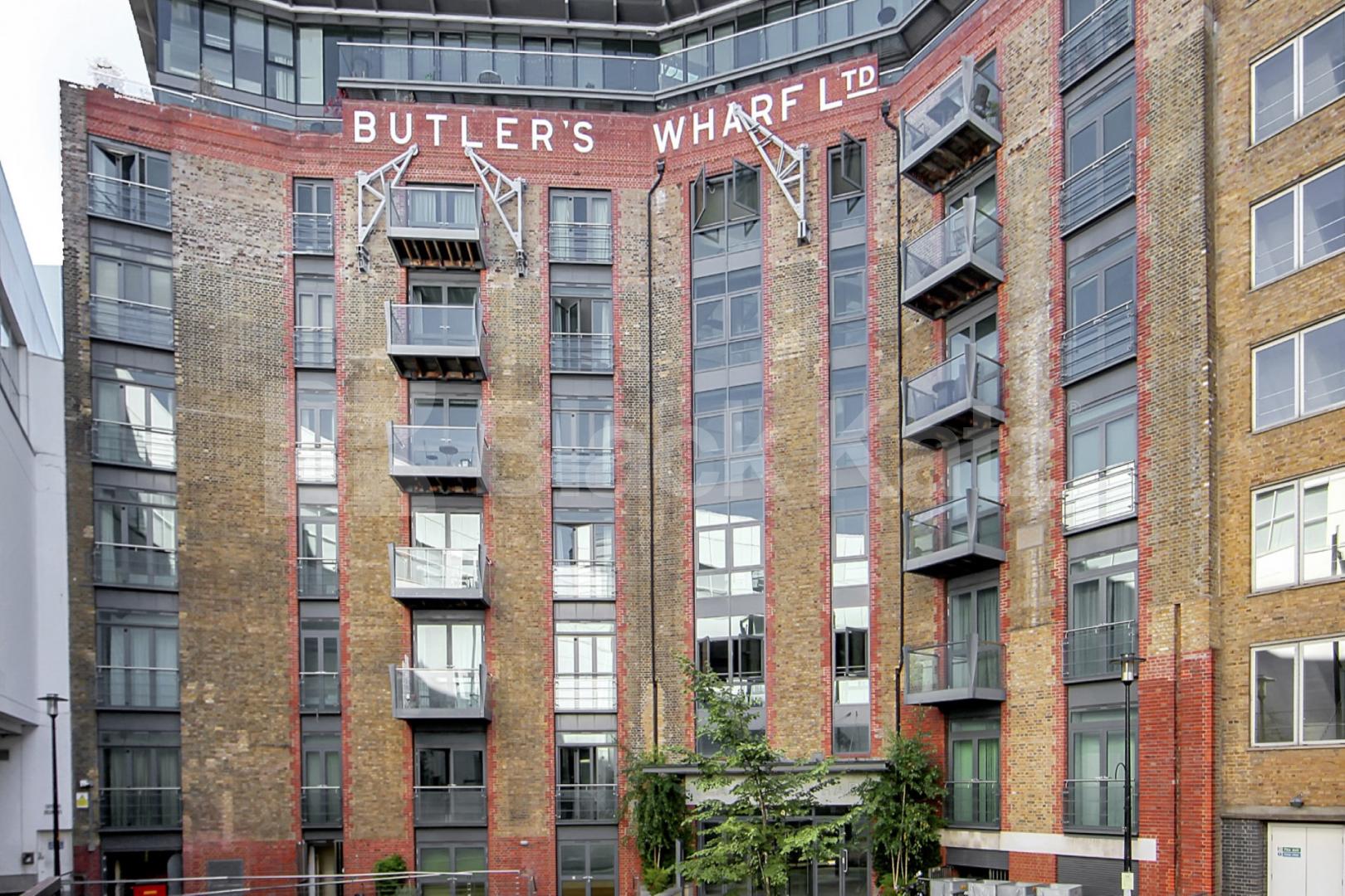 Over looking the banks of River Thames  Tea Trade Wharf, Shad Thames.